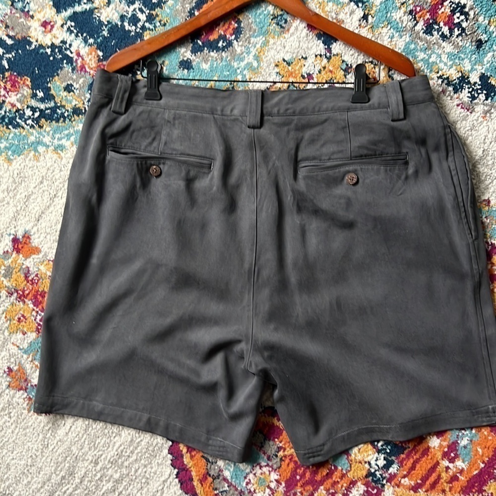 Tommy Bahama Men’s 100% Silk Casual Shorts - Size 40 - Picture 2 of 7